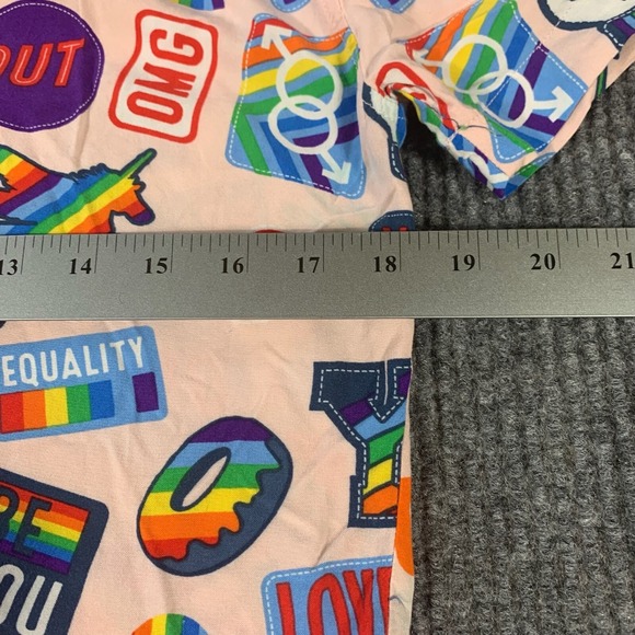 Trinity Collective Shirt Mens Small Pink Button Up Camp Pride Love Peace Rainbow - Picture 13 of 14